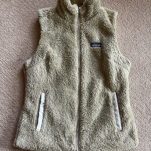 Patagonia Sherpa Vest in Light Tan